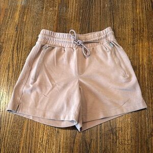 Old Navy High Rise Dynamic Fleece Shorts